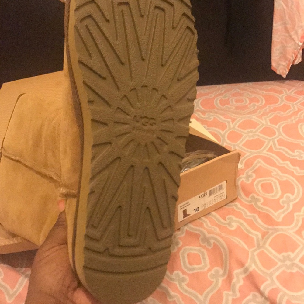 Boots - Picture 3 of 4